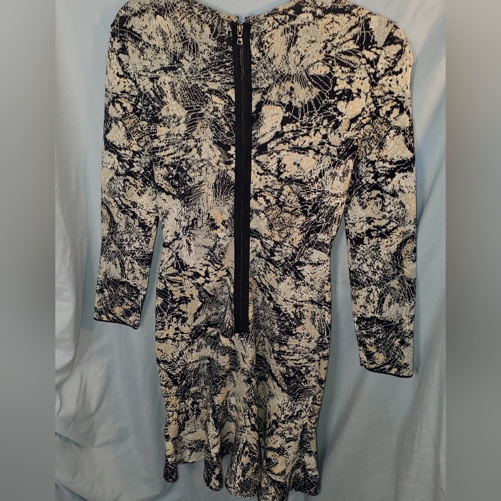 BCBGMAXAZRIA Leilani Peplum Jacquard mini dress Size XS - Picture 8 of 9